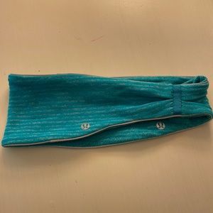 Lululemon reversible turquoise ski band